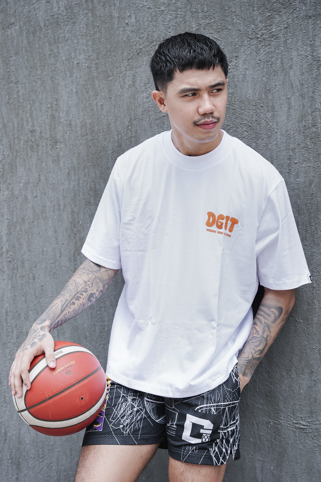DREAMS GROW IN TIME TEE